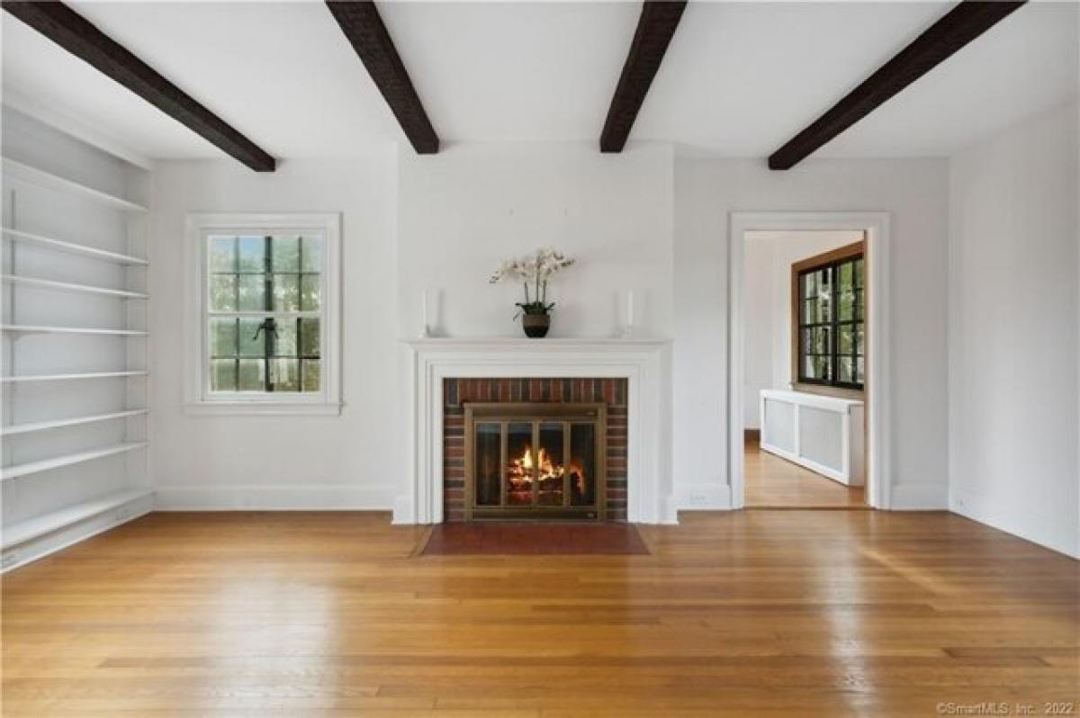 Picture of Home For Sale in Greenwich, Connecticut, United States