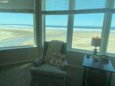 Home For Sale in Rockaway Beach, Oregon