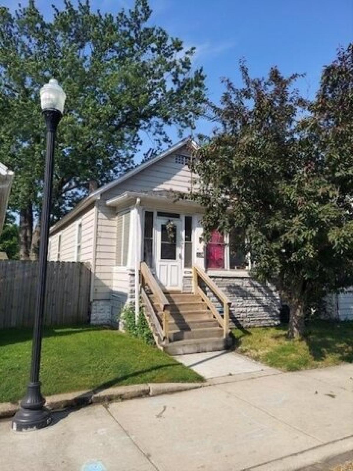 Picture of Home For Sale in Hammond, Indiana, United States