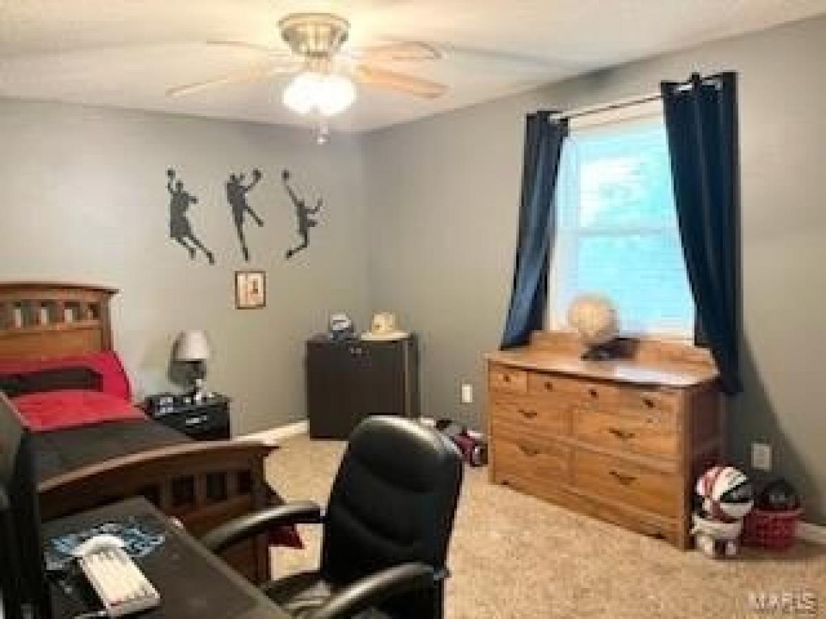 Picture of Home For Sale in Oak Ridge, Missouri, United States