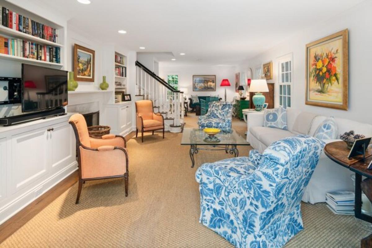 Picture of Home For Sale in New Canaan, Connecticut, United States