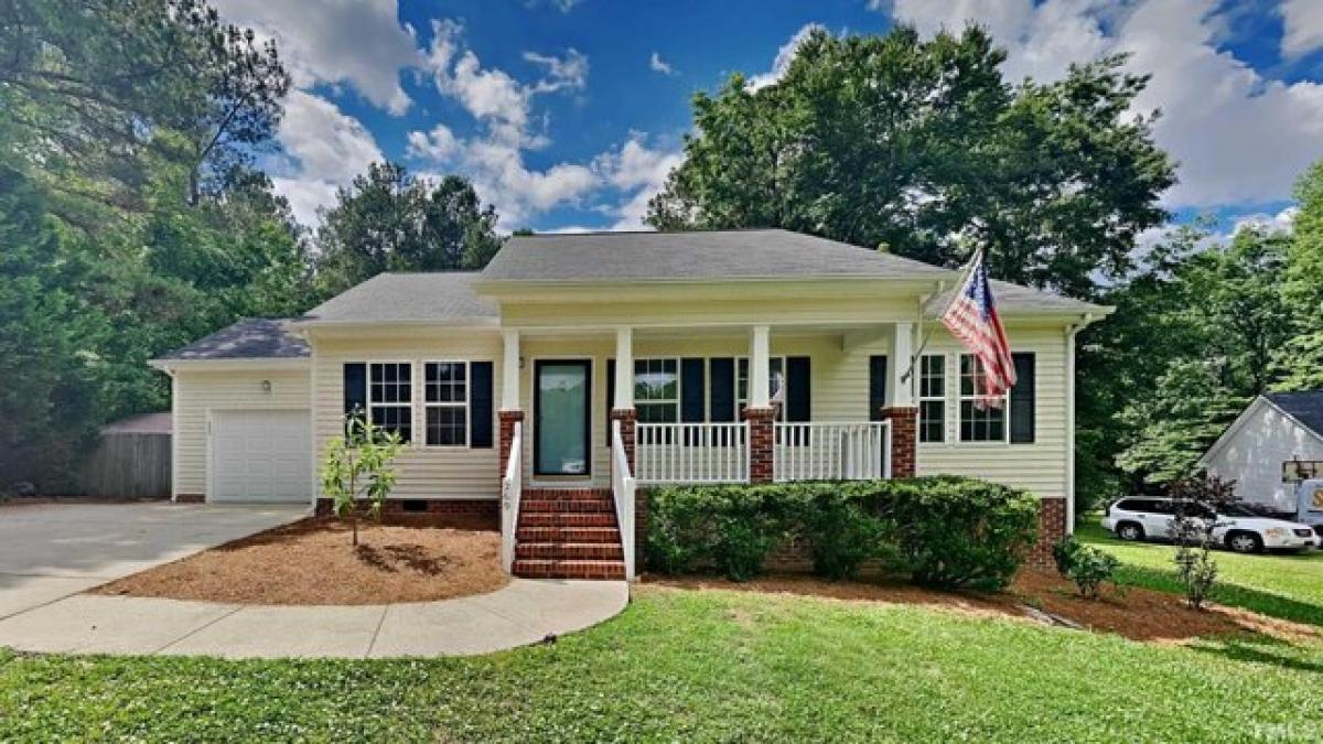 Picture of Home For Sale in Willow Spring, North Carolina, United States