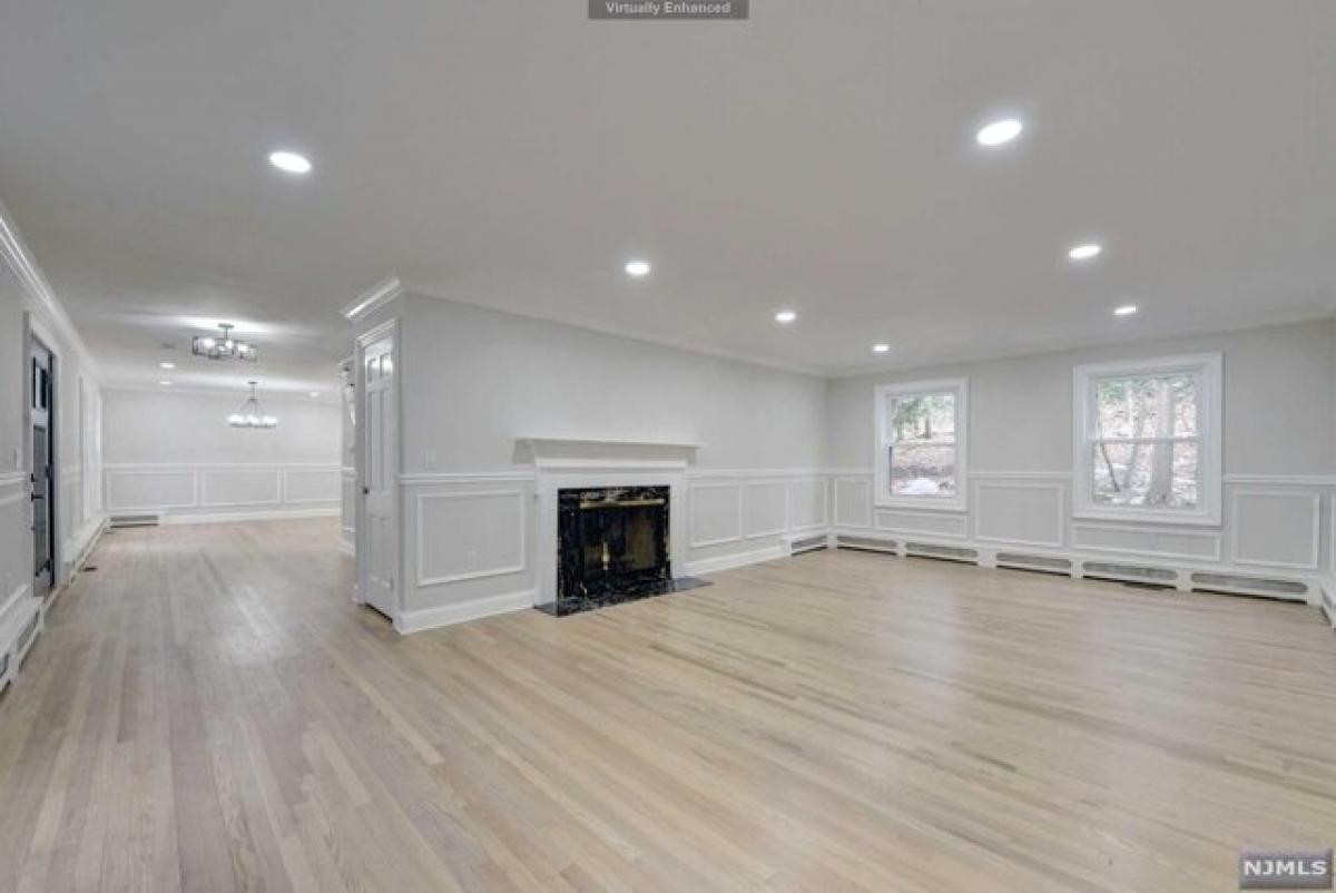 Picture of Home For Sale in Kinnelon, New Jersey, United States