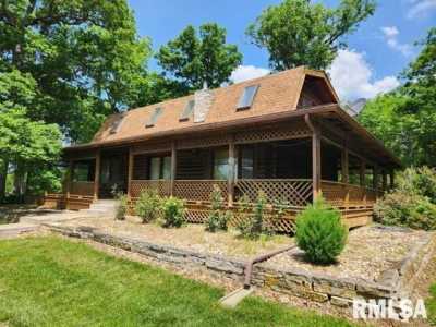 Home For Sale in Oakford, Illinois