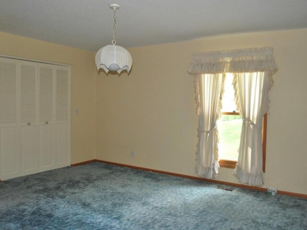 Picture of Home For Sale in La Harpe, Illinois, United States