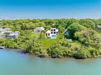 Home For Sale in Montauk, New York