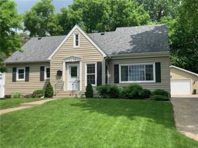 Home For Sale in Crystal, Minnesota