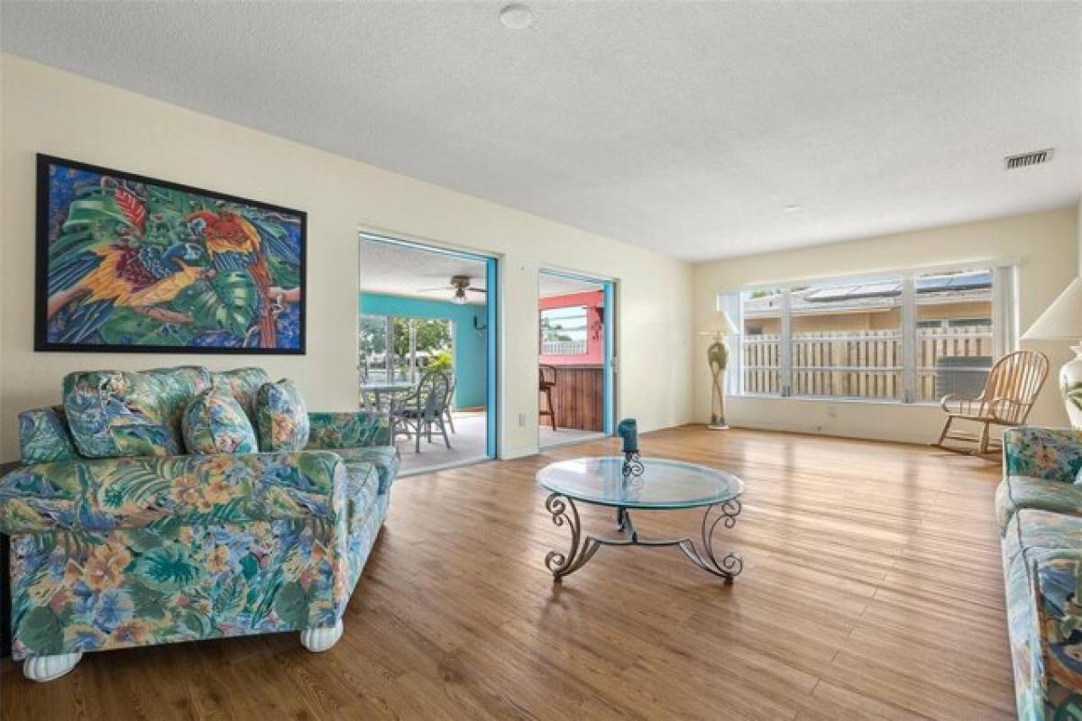 Picture of Home For Sale in Treasure Island, Florida, United States