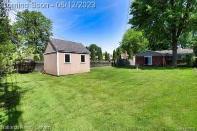 Home For Sale in Saint Clair Shores, Michigan