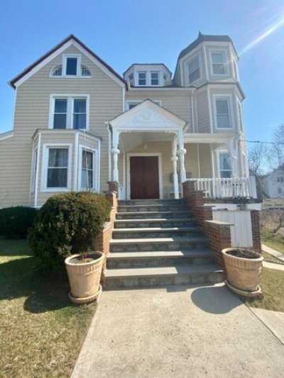 Home For Rent in Dobbs Ferry, New York