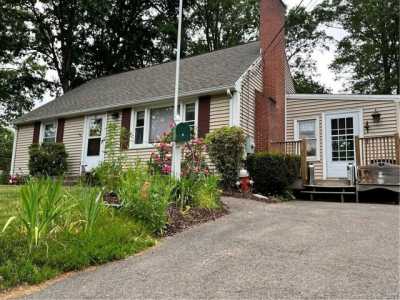 Home For Sale in Enfield, Connecticut