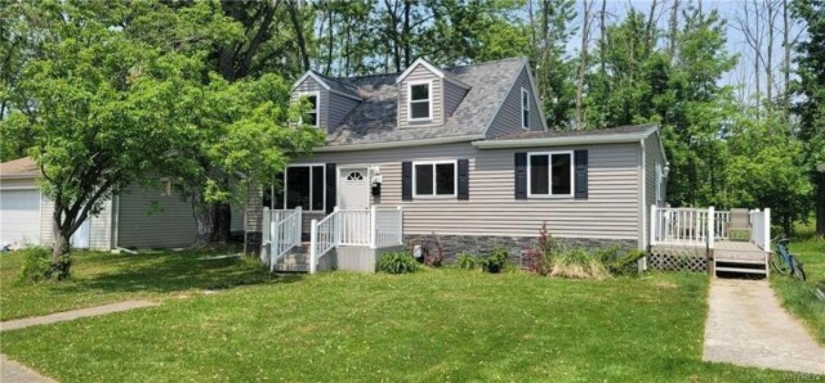 Picture of Home For Sale in North Tonawanda, New York, United States