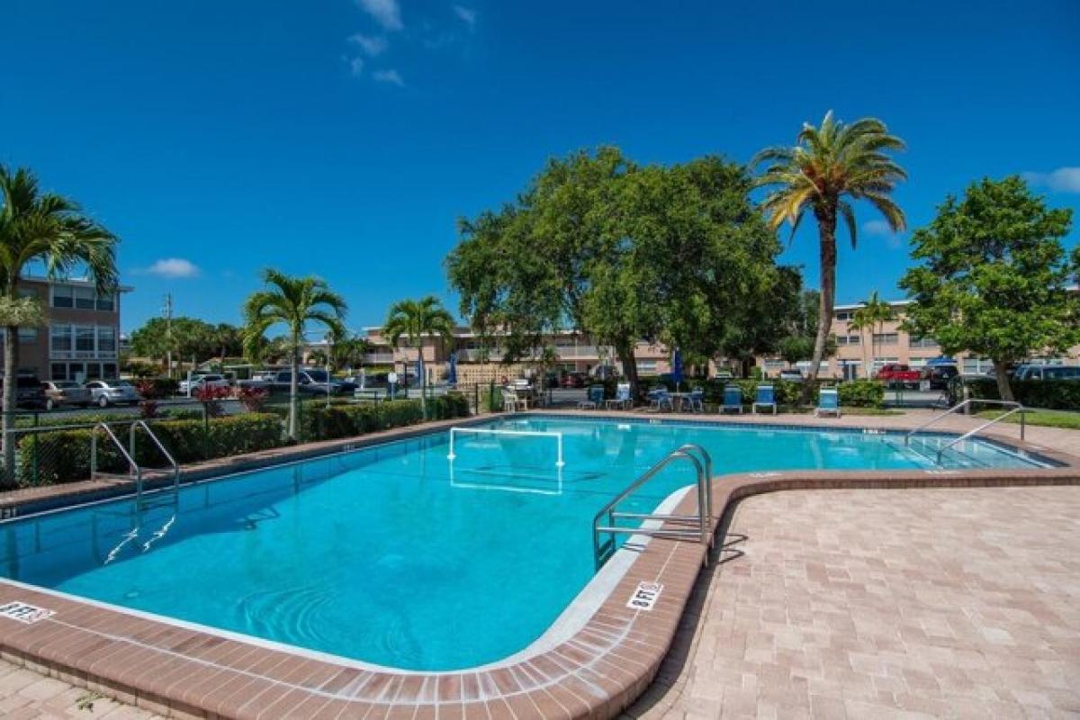 Picture of Home For Sale in Saint Pete Beach, Florida, United States