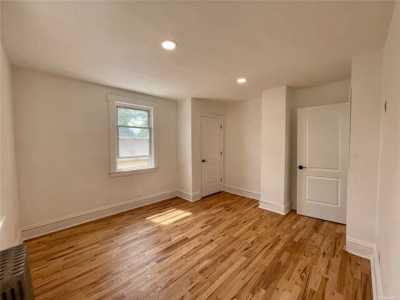 Home For Rent in Glen Cove, New York