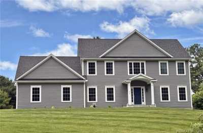 Home For Sale in Middlebury, Connecticut