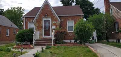 Home For Rent in Hempstead, New York