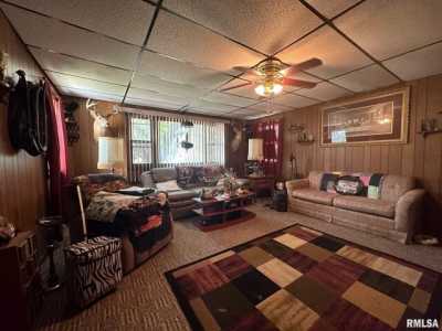 Home For Sale in Mendon, Illinois
