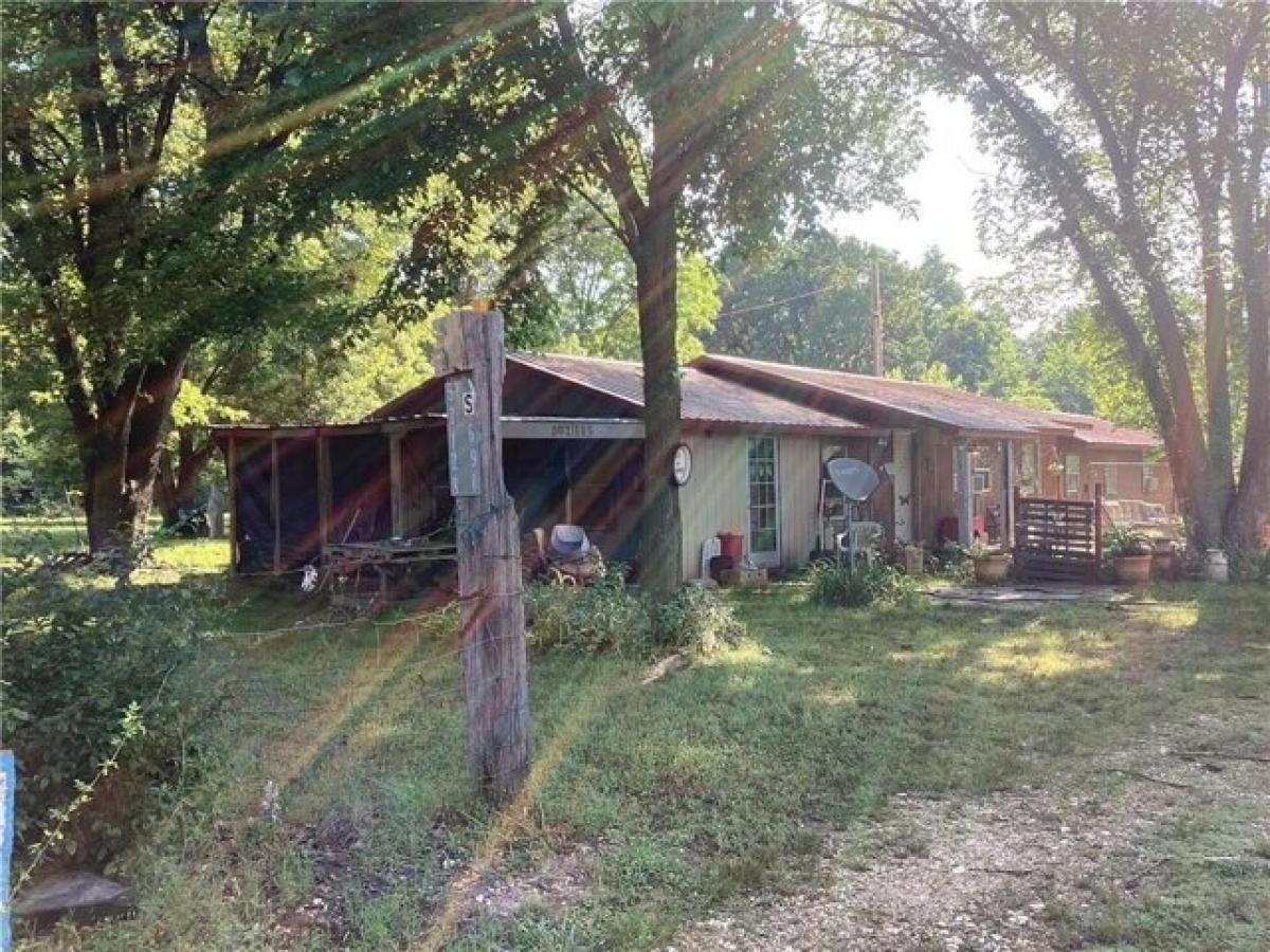 Picture of Home For Sale in Colcord, Oklahoma, United States