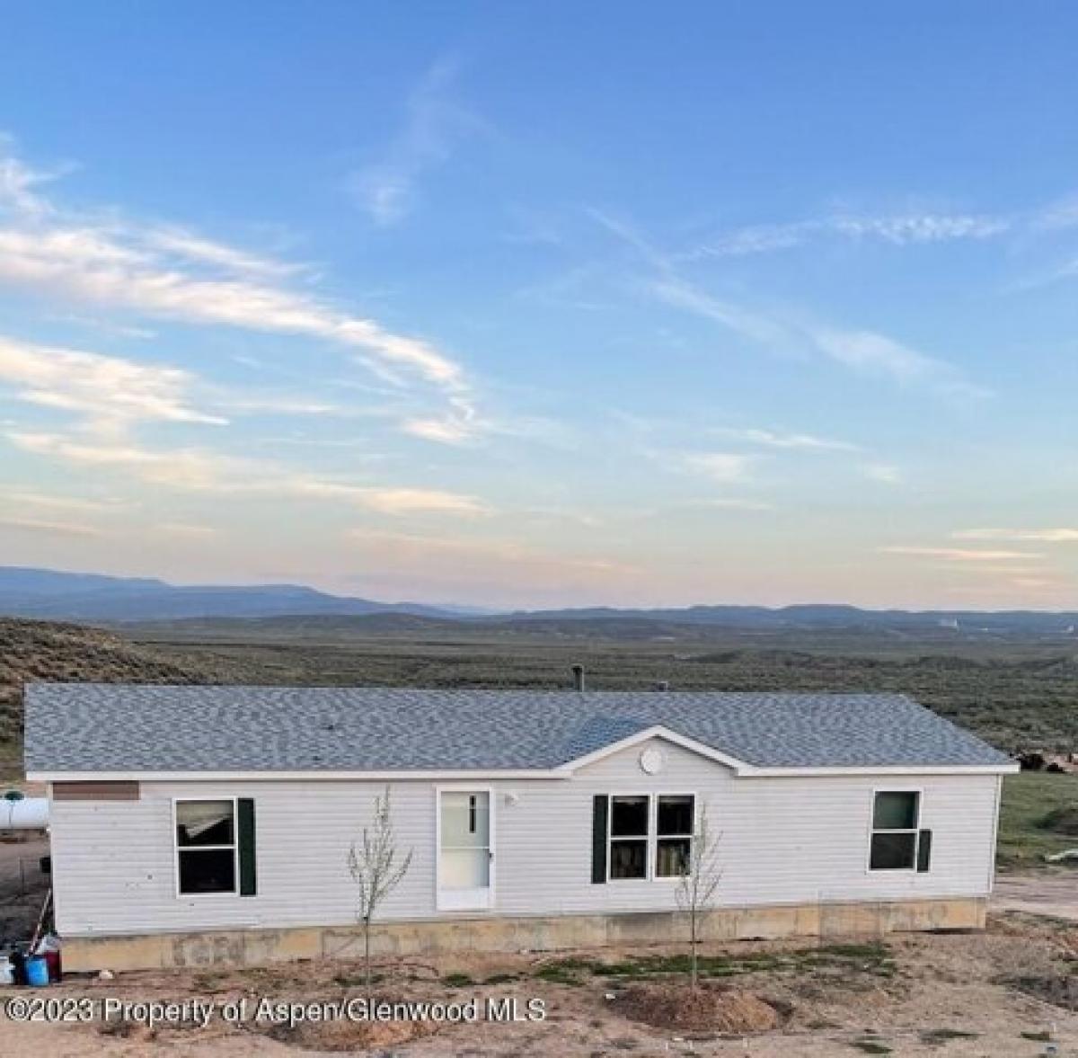 Picture of Home For Sale in Dinosaur, Colorado, United States