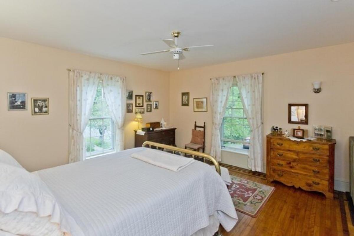 Picture of Home For Sale in Shelburne Falls, Massachusetts, United States