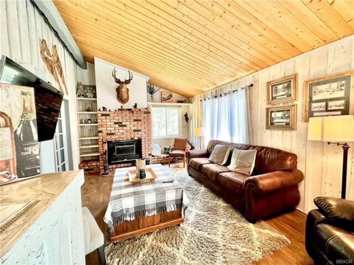 Picture of Home For Sale in Big Bear City, California, United States