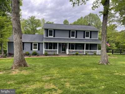 Home For Sale in Rhoadesville, Virginia