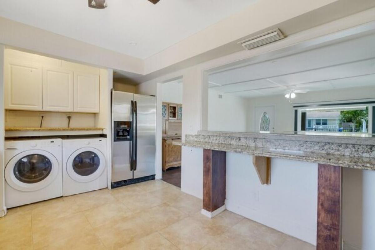 Picture of Home For Sale in Riviera Beach, Florida, United States