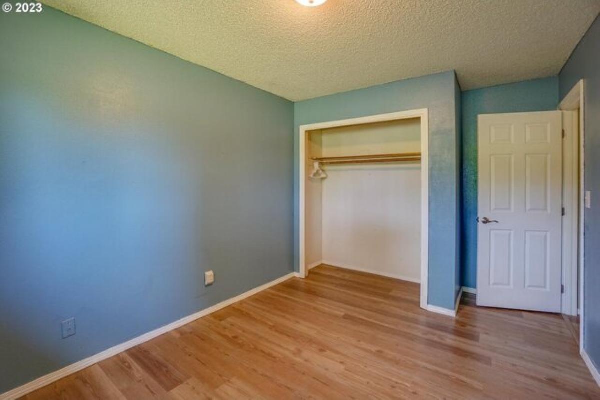 Picture of Home For Sale in Amboy, Washington, United States