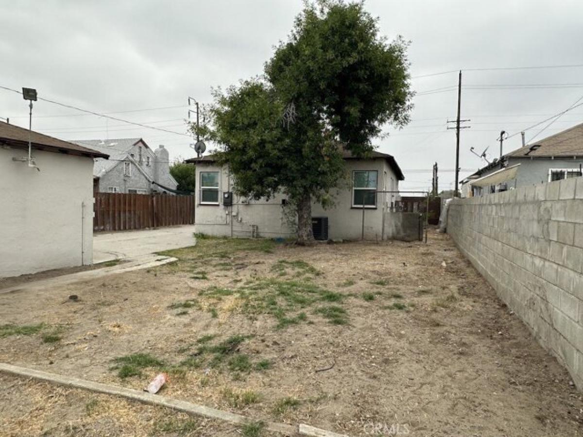 Picture of Home For Sale in Colton, California, United States