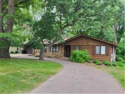 Home For Sale in Apple Valley, Minnesota