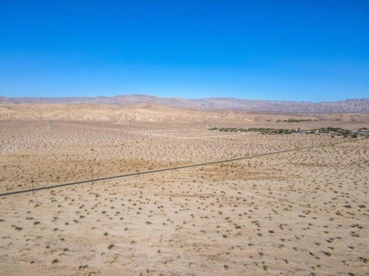 Picture of Residential Land For Sale in Thousand Palms, California, United States