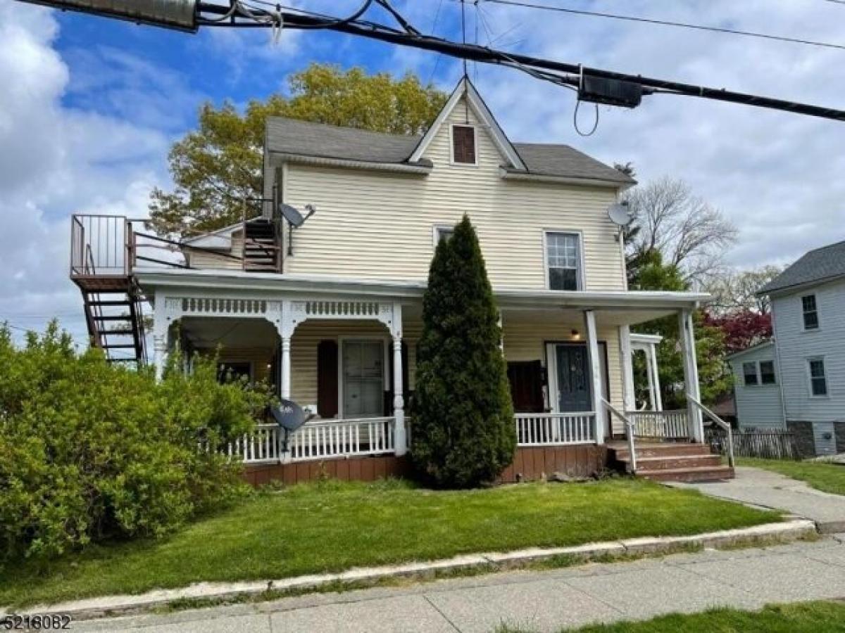 Picture of Home For Sale in Newton, New Jersey, United States