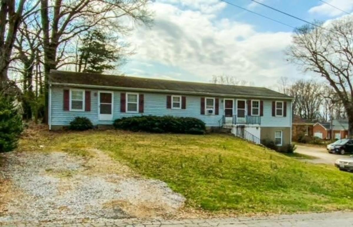 Picture of Home For Sale in Chatham, Virginia, United States