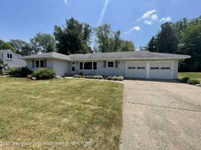 Home For Sale in Okemos, Michigan
