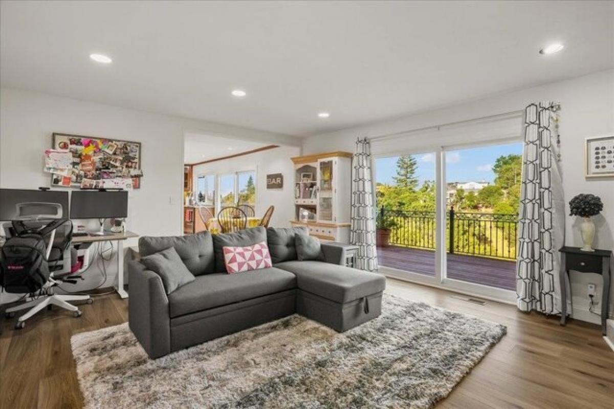 Picture of Home For Sale in Saratoga, California, United States