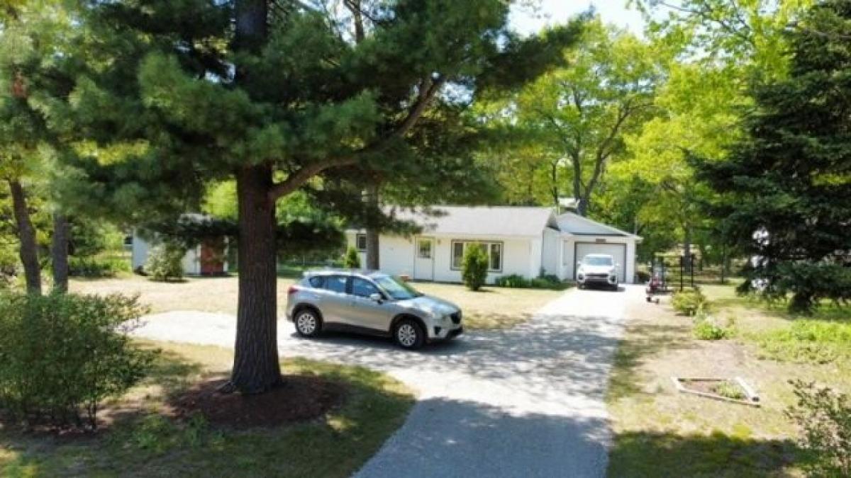 Picture of Home For Sale in Oscoda, Michigan, United States