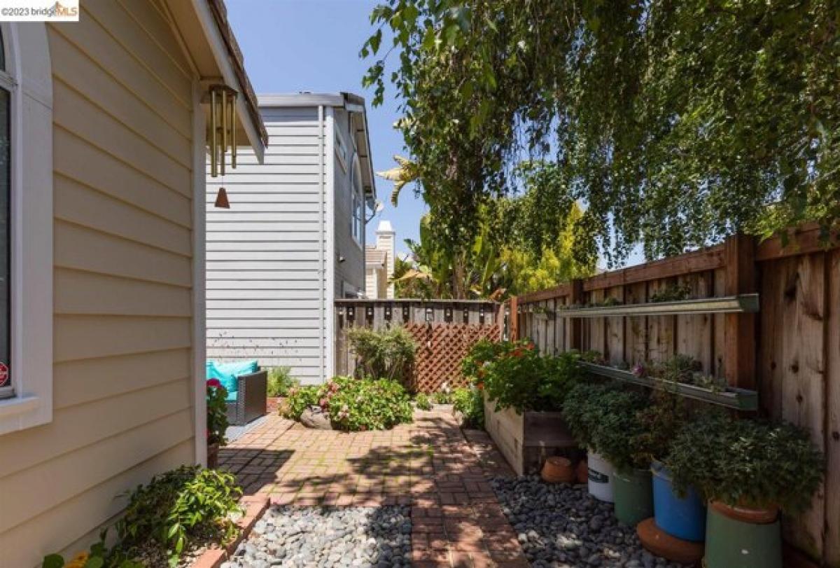 Picture of Home For Sale in Pinole, California, United States