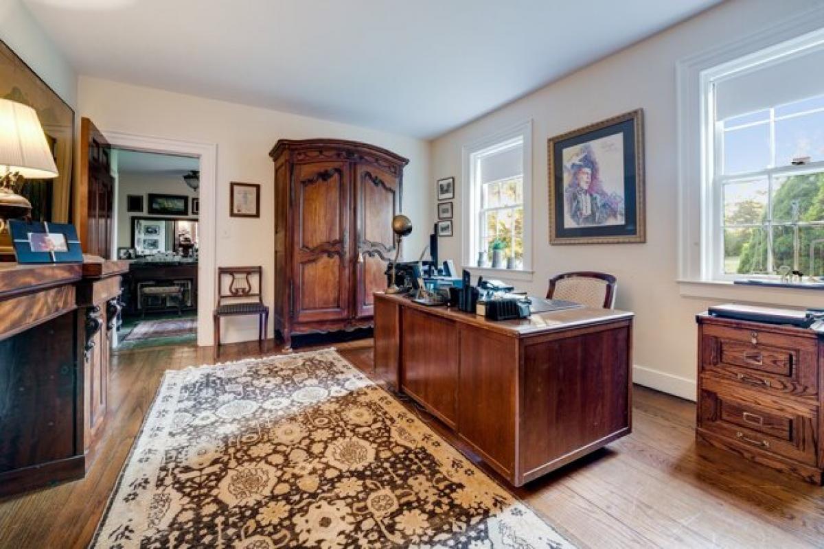 Picture of Home For Sale in Stonington, Connecticut, United States