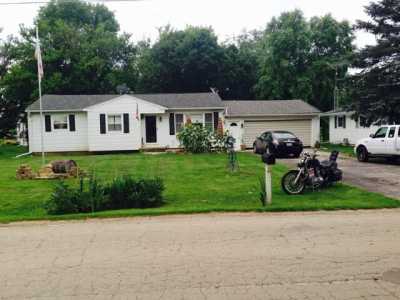 Home For Sale in Hanover, Illinois