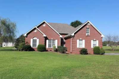 Home For Sale in Portland, Tennessee