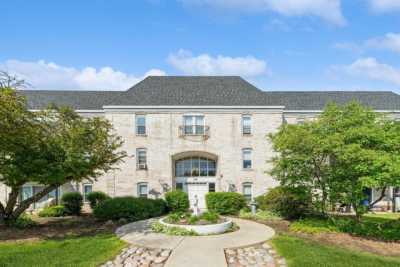 Home For Sale in Rolling Meadows, Illinois