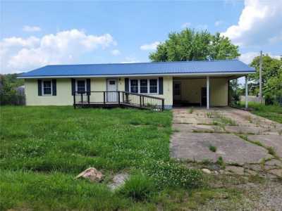 Home For Sale in Raymondville, Missouri
