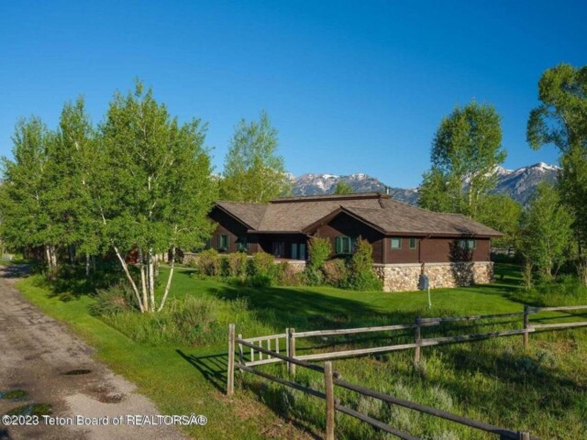Picture of Home For Sale in Jackson, Wyoming, United States