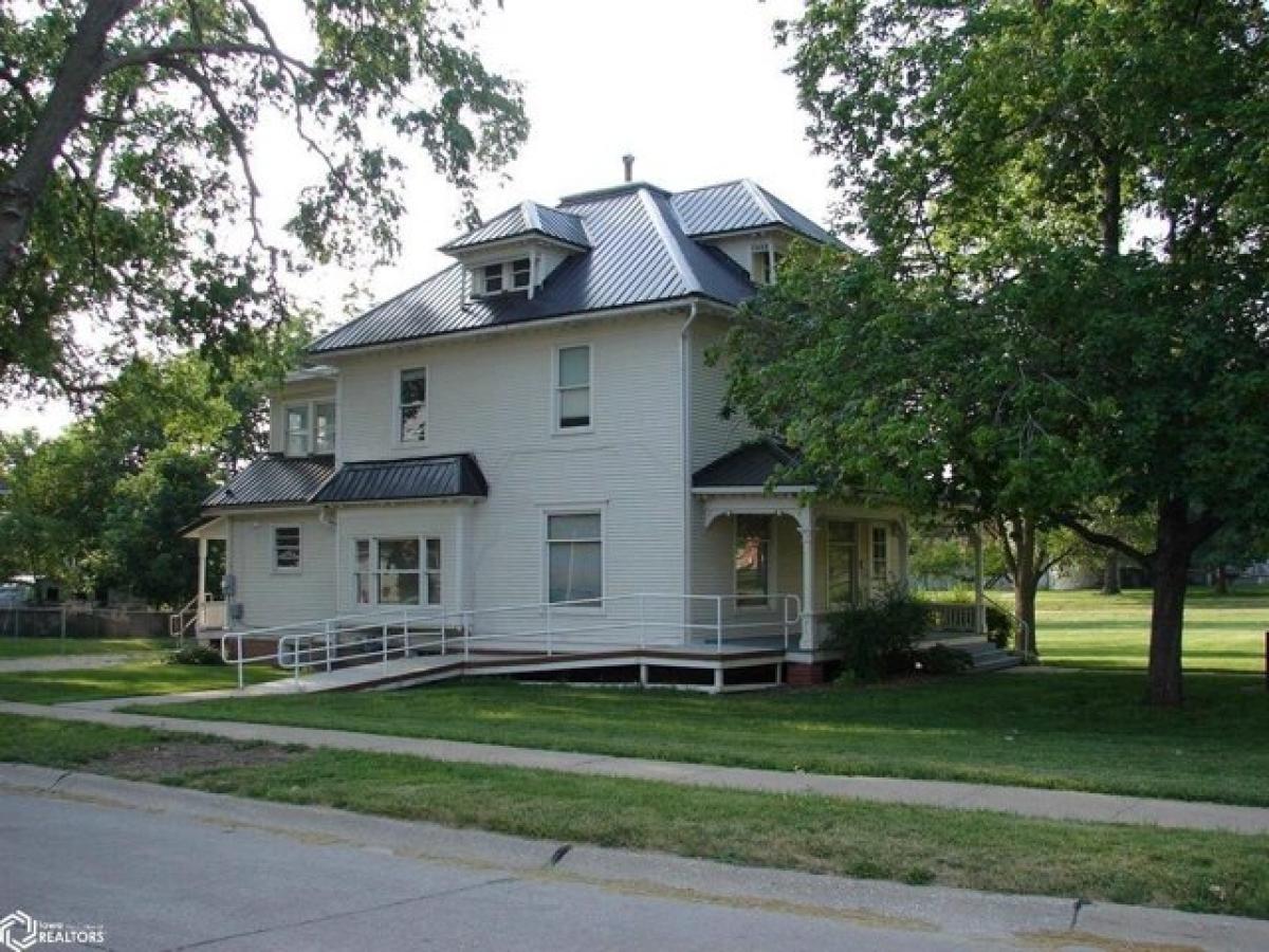 Picture of Home For Sale in Mount Pleasant, Iowa, United States
