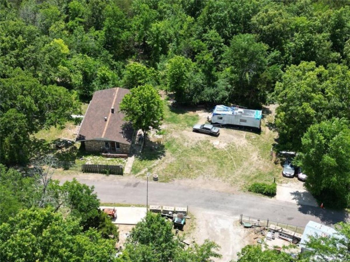 Picture of Home For Sale in De Soto, Missouri, United States
