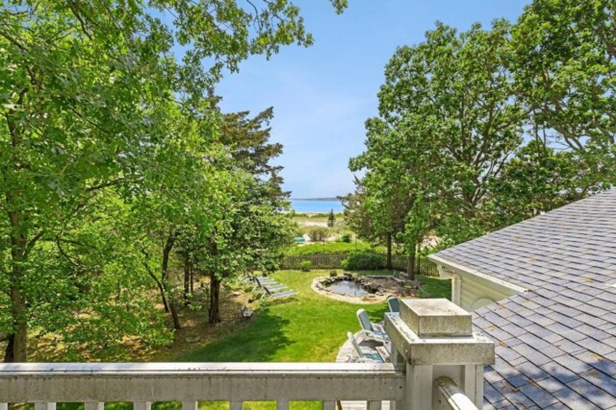 Picture of Home For Sale in Southold, New York, United States