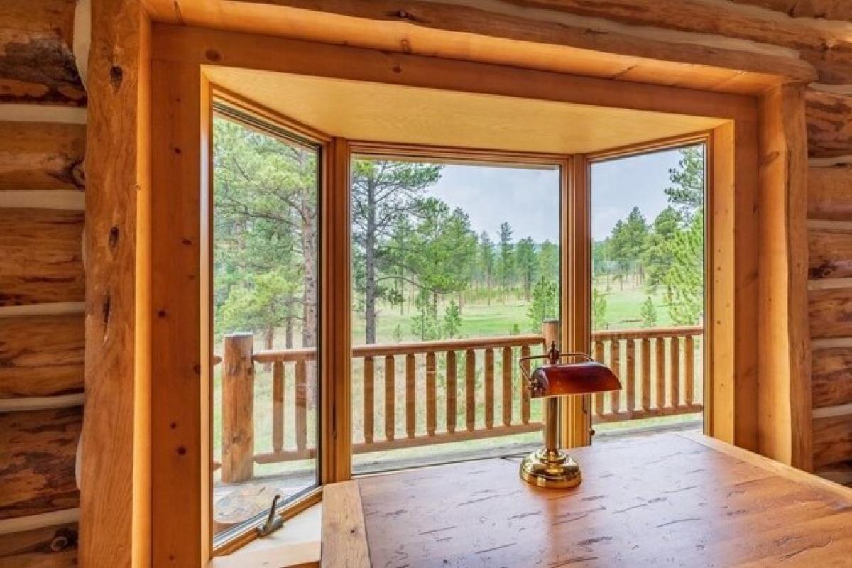 Picture of Home For Sale in Custer, South Dakota, United States