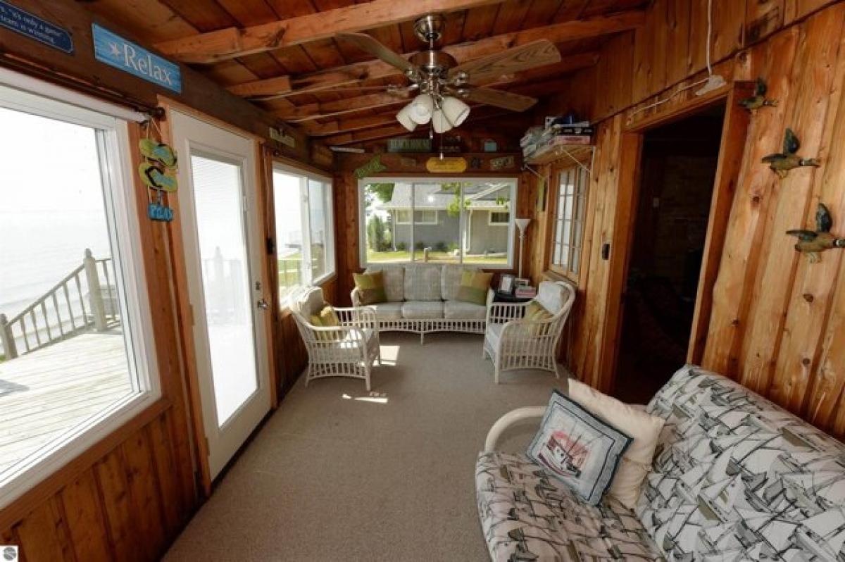 Picture of Home For Sale in Tawas City, Michigan, United States