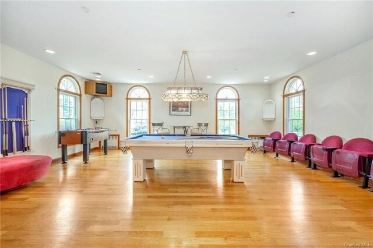 Picture of Home For Sale in Harrison, New York, United States