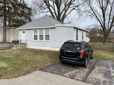 Home For Sale in Ingleside, Illinois